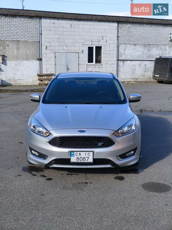 Седан Ford Focus 2015 в Черкассах