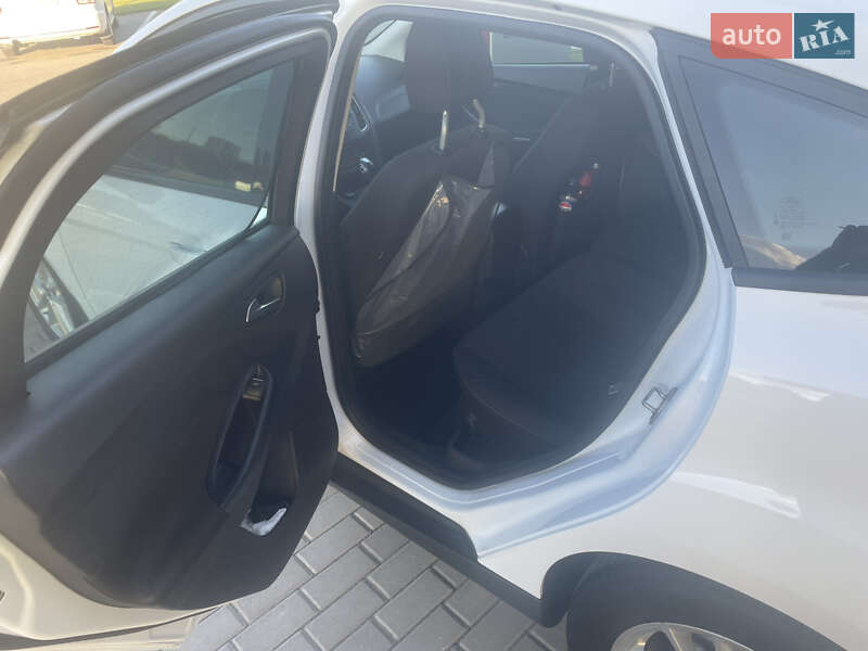Хэтчбек Ford Focus 2017 в Киеве фото 5 Хэтчбек Ford Focus 2017 в Киеве
