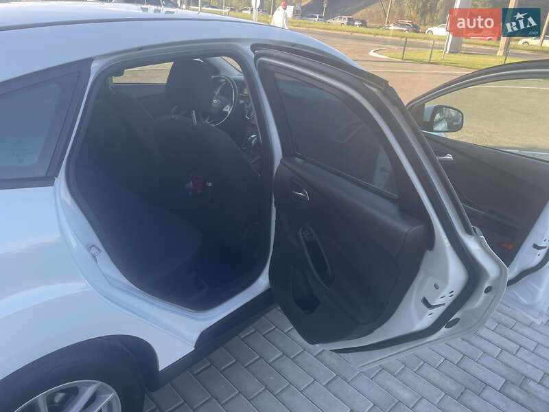 Хэтчбек Ford Focus 2017 в Киеве фото 18 Хэтчбек Ford Focus 2017 в Киеве