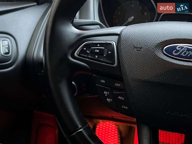 Хэтчбек Ford Focus 2017 в Киеве фото 18 Хэтчбек Ford Focus 2017 в Киеве