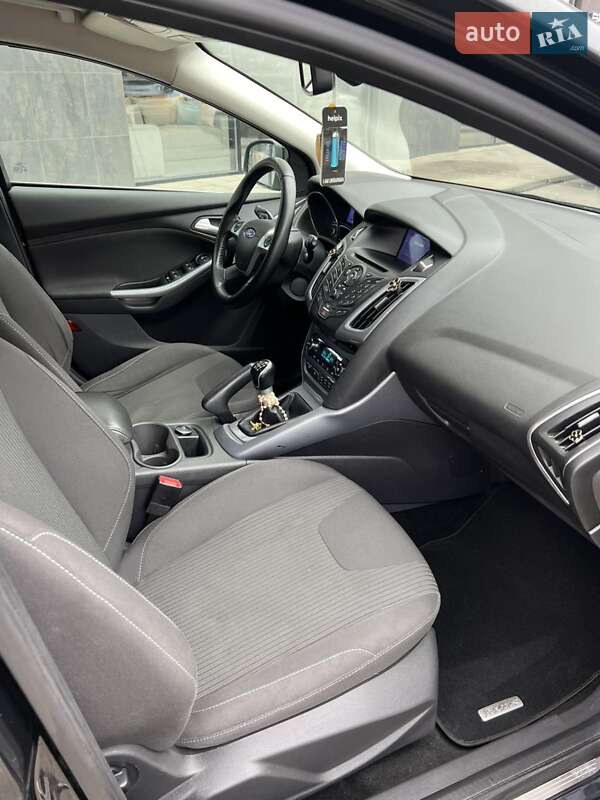 Хэтчбек Ford Focus 2012 в Мукачево