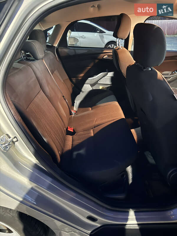 Седан Ford Focus 2015 в Львове фото 16 Седан Ford Focus 2015 в Львове