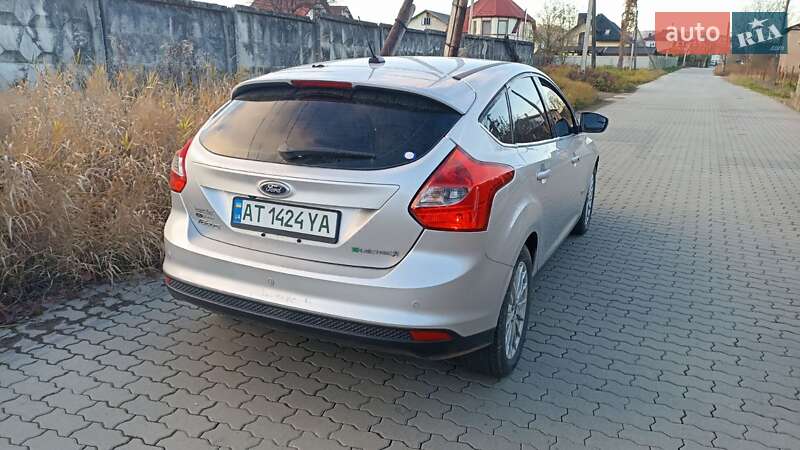 Хетчбек Ford Focus 2014 в Косові фото 3 Хетчбек Ford Focus 2014 в Косові