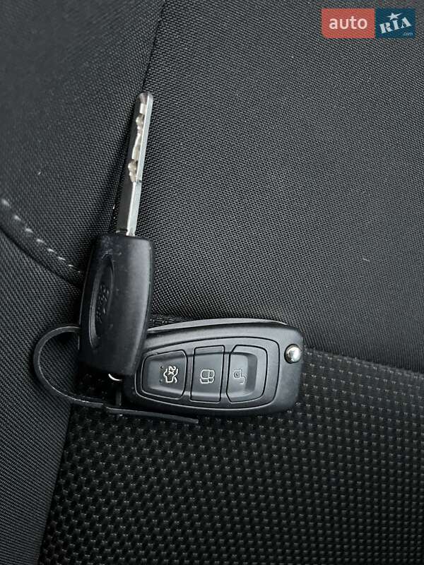 Хэтчбек Ford Focus 2016 в Киеве