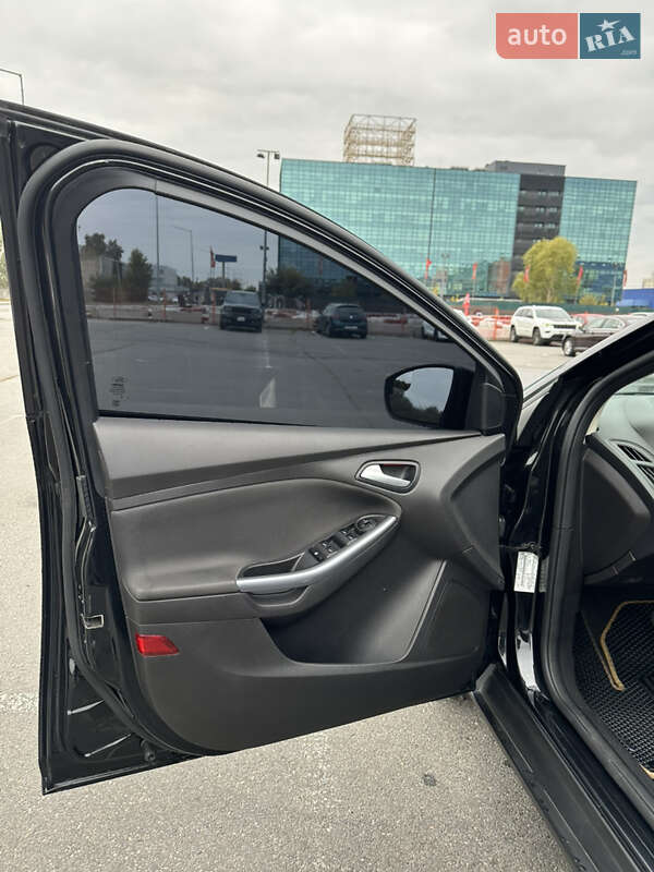 Хэтчбек Ford Focus 2013 в Киеве фото 10 Хэтчбек Ford Focus 2013 в Киеве