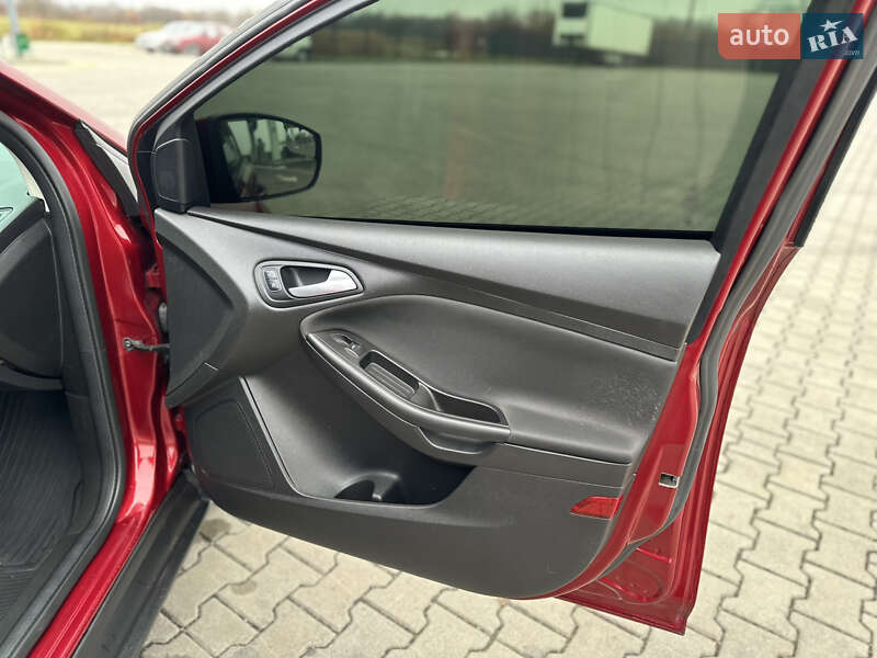 Седан Ford Focus 2016 в Коломиї