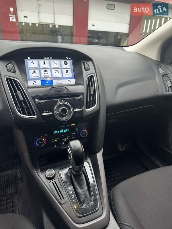 Хэтчбек Ford Focus 2016 в Киеве фото 27 Хэтчбек Ford Focus 2016 в Киеве