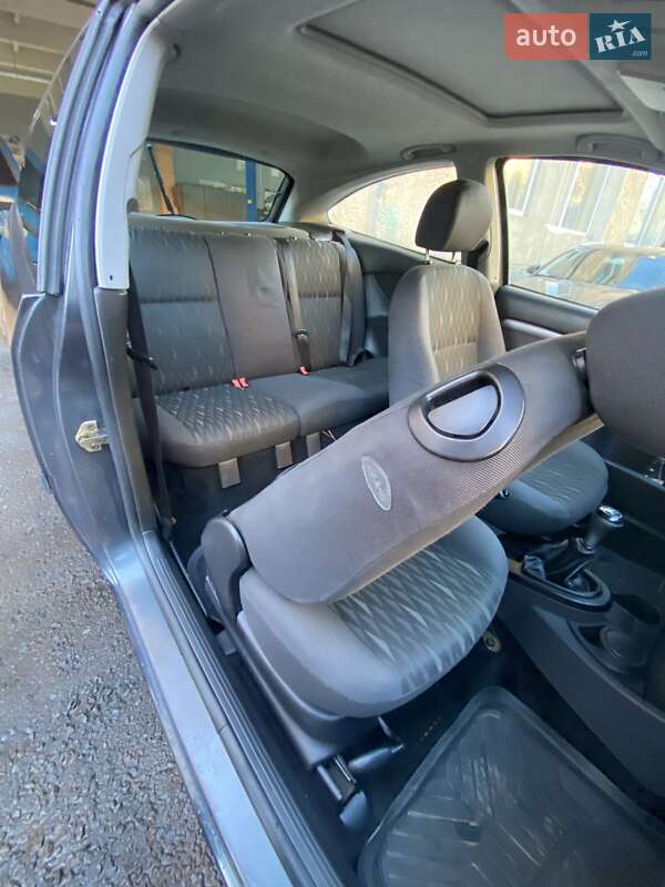 Хэтчбек Ford Focus 2002 в Львове