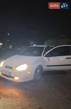 Хэтчбек Ford Focus 2002 в Нововолынске
