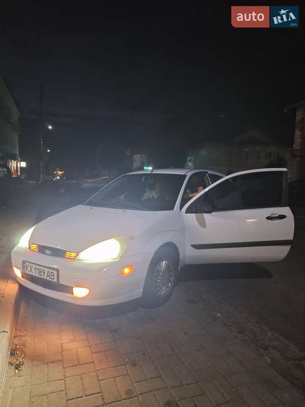 Хетчбек Ford Focus 2002 в Нововолинську фото 8 Хетчбек Ford Focus 2002 в Нововолинську