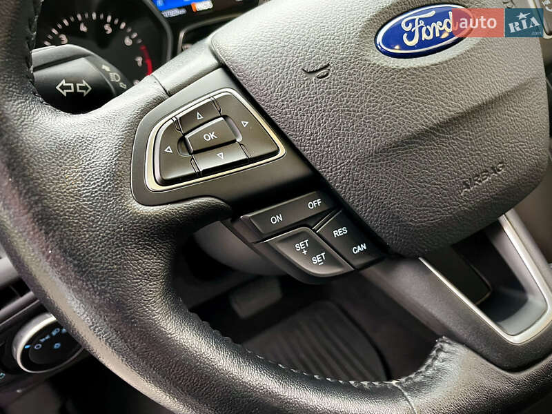 Хэтчбек Ford Focus 2017 в Киеве