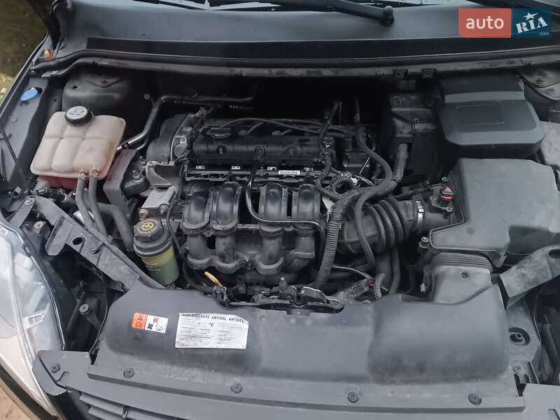 Седан Ford Focus 2010 в Сторожинці