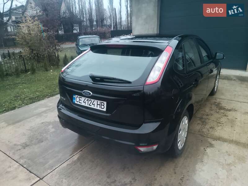 Седан Ford Focus 2010 в Сторожинці