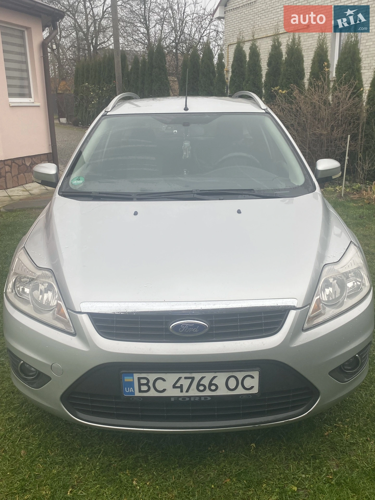 2010 Ford Focus - мініатюра 2