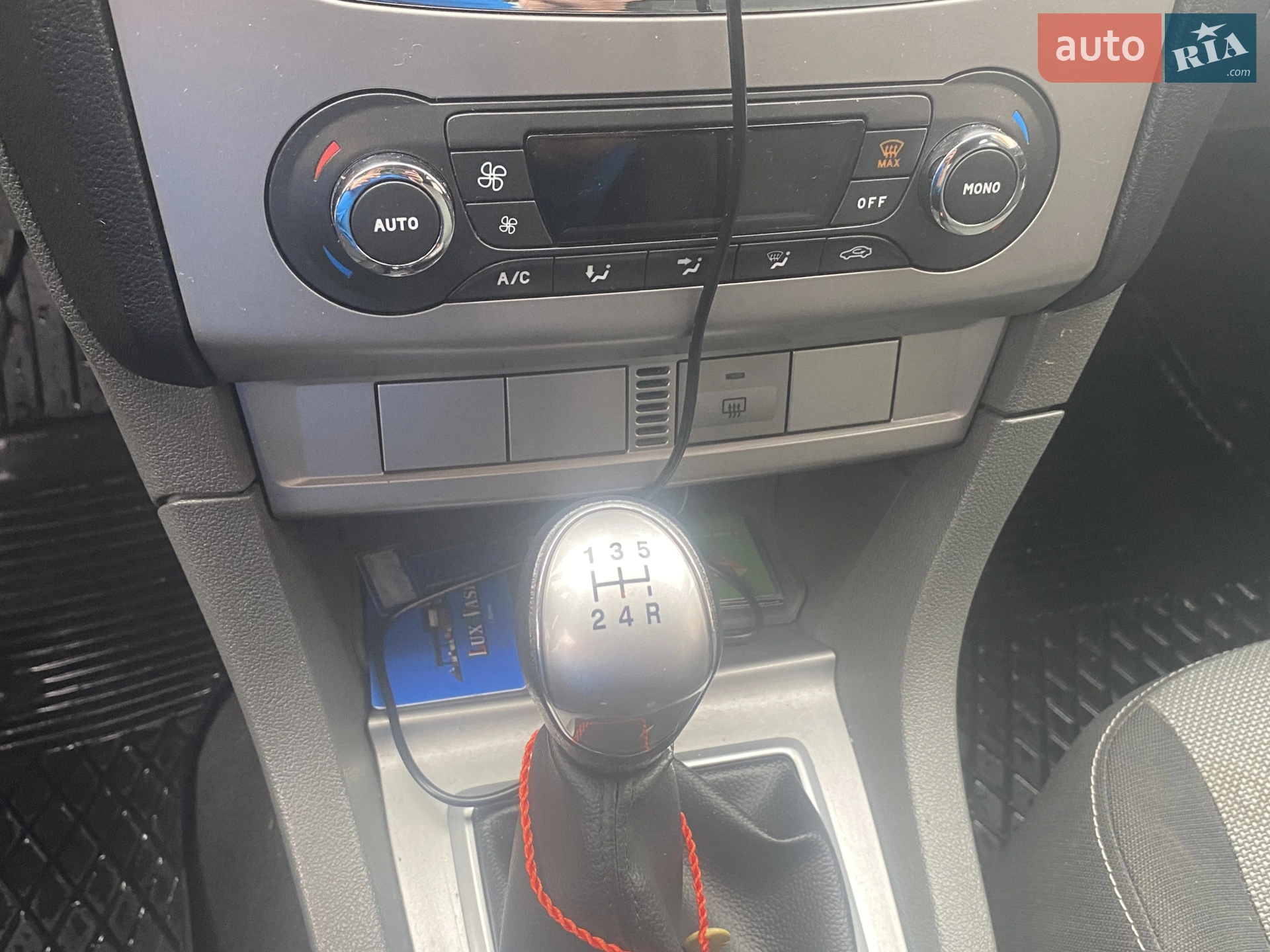 2010 Ford Focus - мініатюра 3