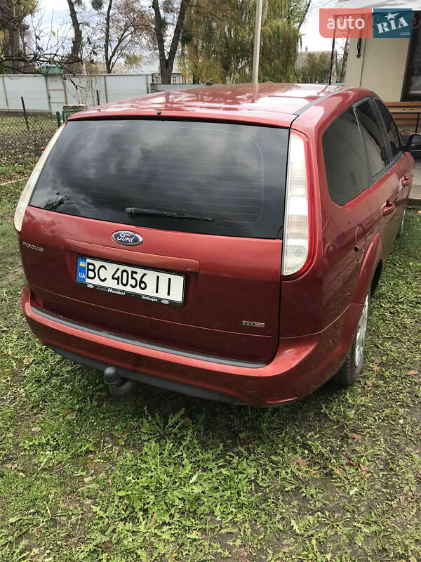 Универсал Ford Focus 2008 в Красном