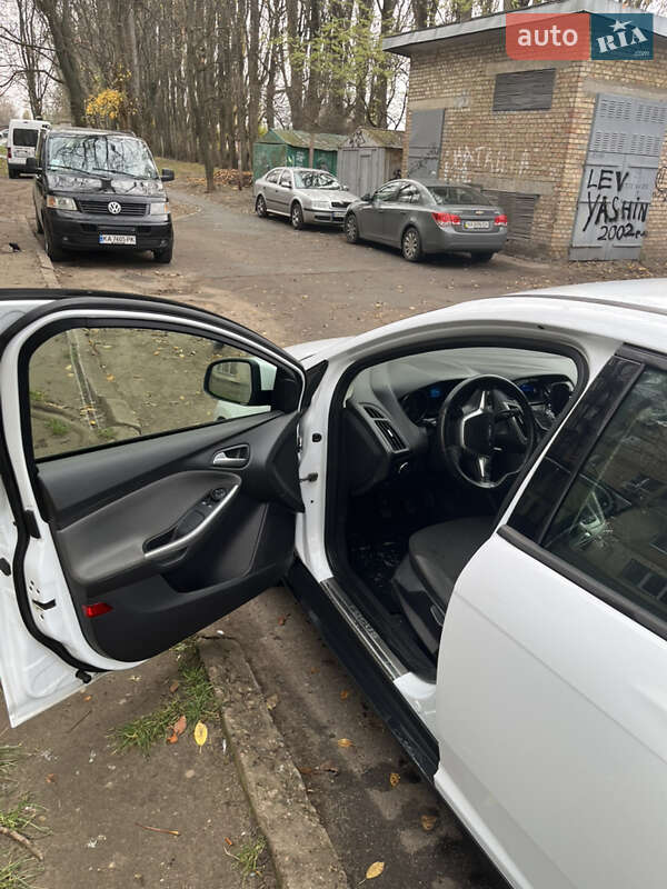 Седан Ford Focus 2011 в Києві фото 10 Седан Ford Focus 2011 в Києві