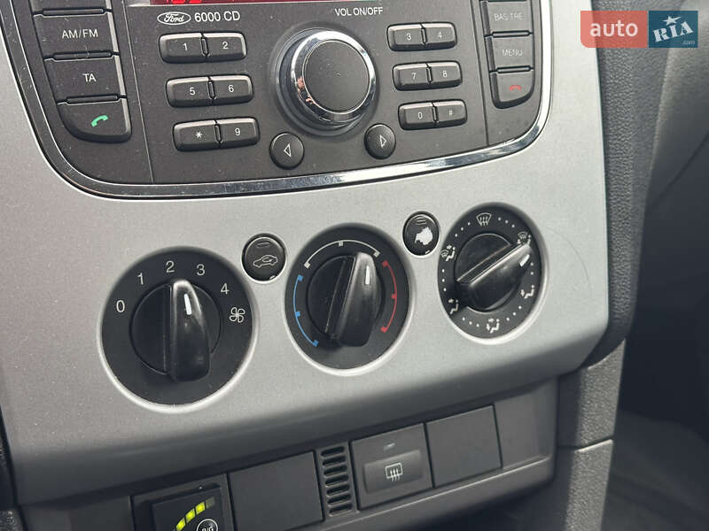 Хетчбек Ford Focus 2007 в Києві фото 37 Хетчбек Ford Focus 2007 в Києві