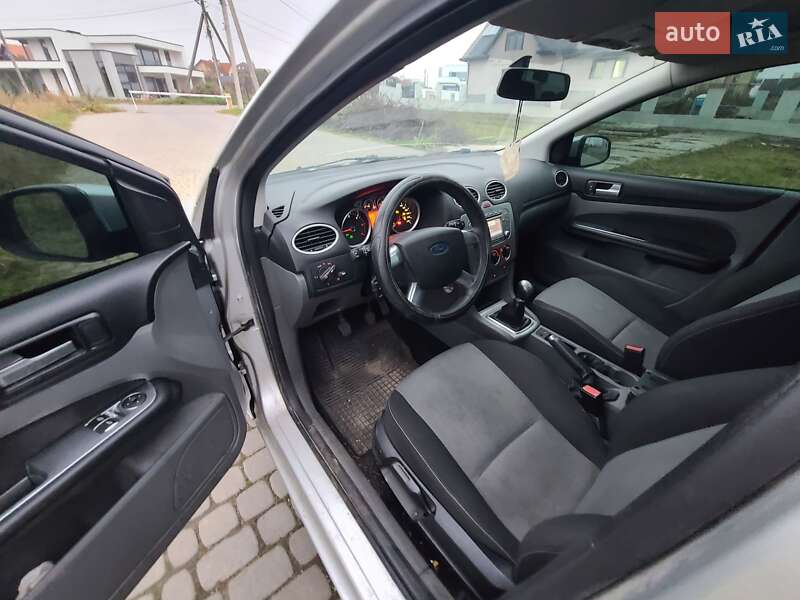 Хетчбек Ford Focus 2010 в Львові фото 19 Хетчбек Ford Focus 2010 в Львові