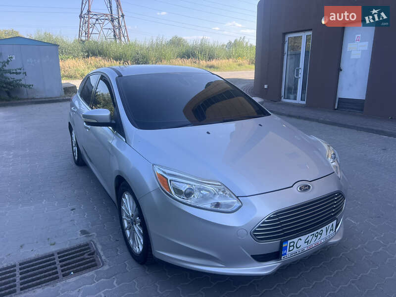 Хетчбек Ford Focus 2011 в Львові фото 4 Хетчбек Ford Focus 2011 в Львові