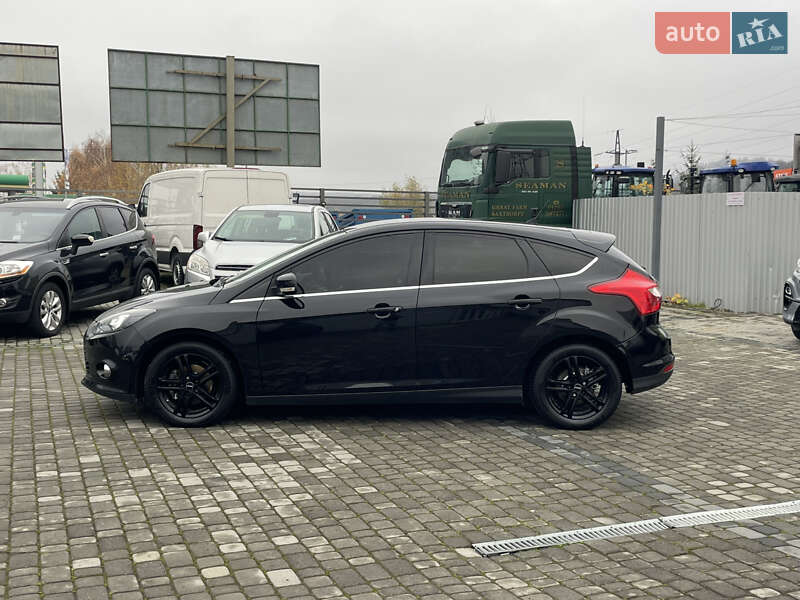 Хэтчбек Ford Focus 2012 в Мукачево