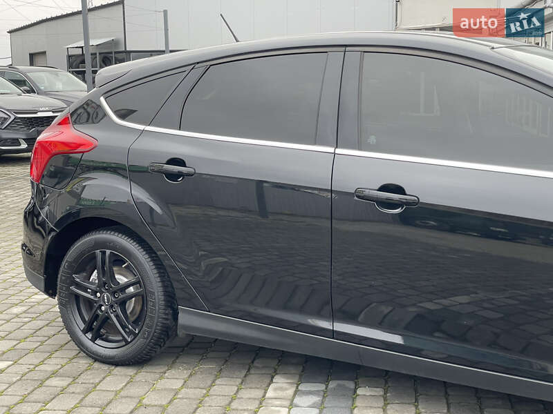 Хэтчбек Ford Focus 2012 в Мукачево