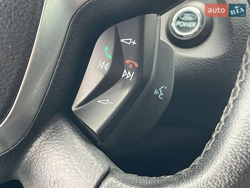 Хэтчбек Ford Focus 2012 в Мукачево