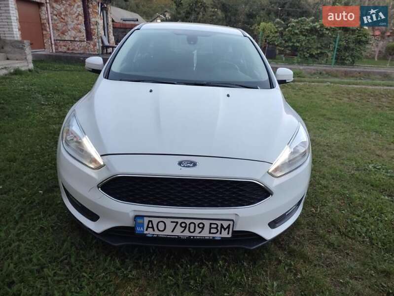 Хэтчбек Ford Focus 2016 в Межгорье фото 2 Хэтчбек Ford Focus 2016 в Межгорье