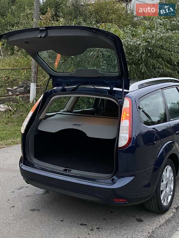 Универсал Ford Focus 2010 в Христиновке