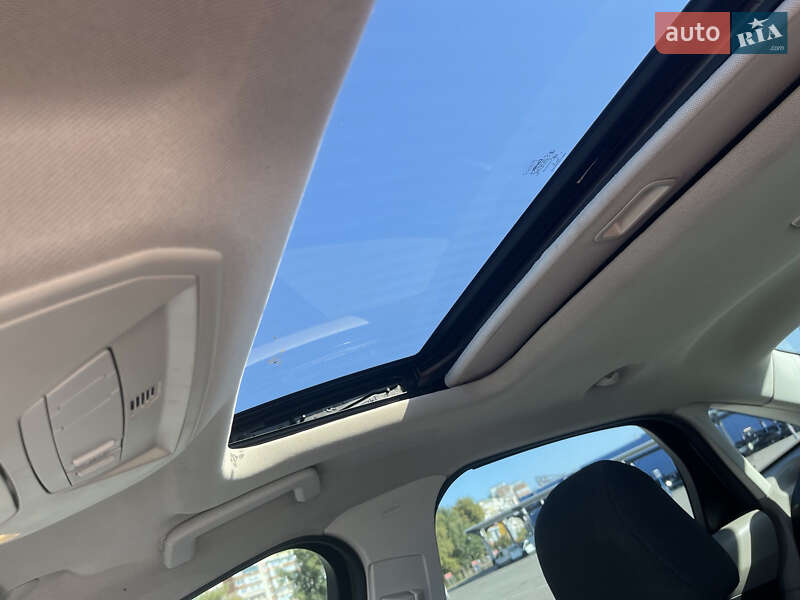 Седан Ford Focus 2015 в Киеве фото 16 Седан Ford Focus 2015 в Киеве