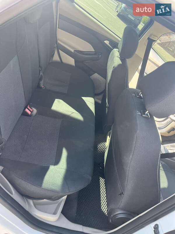 Седан Ford Focus 2015 в Киеве фото 25 Седан Ford Focus 2015 в Киеве