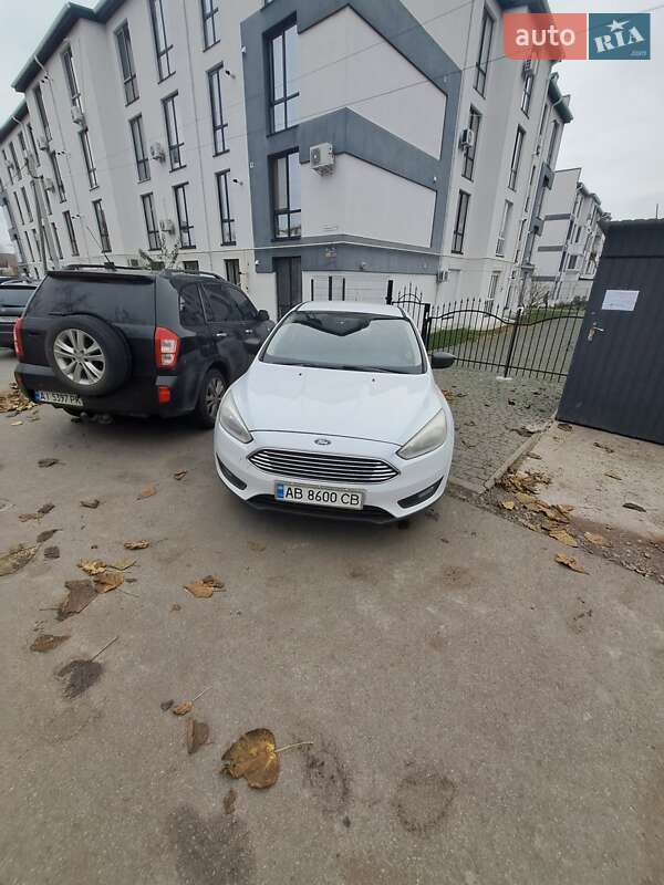 Седан Ford Focus 2015 в Софиевской Борщаговке