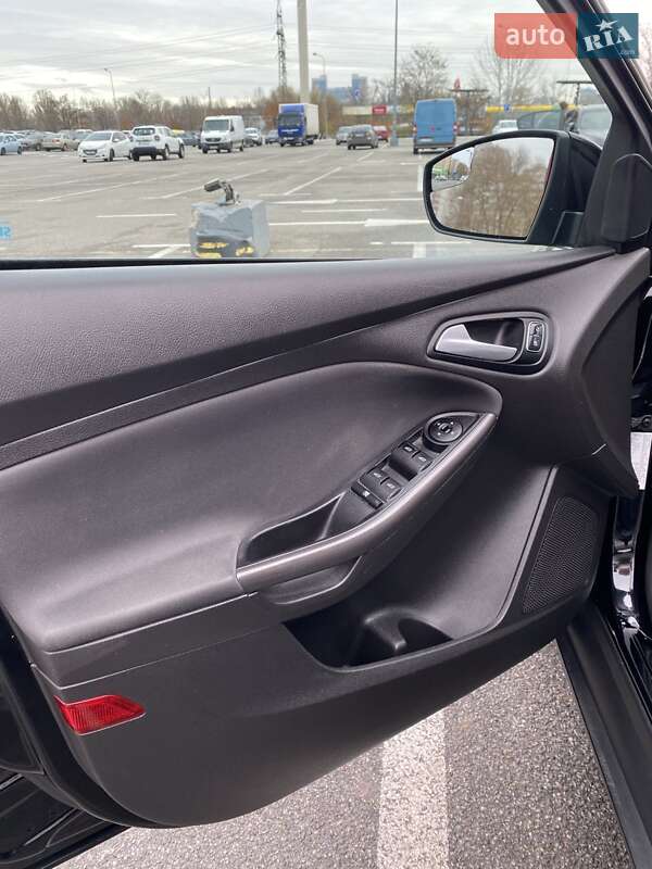 Седан Ford Focus 2017 в Киеве фото 8 Седан Ford Focus 2017 в Киеве