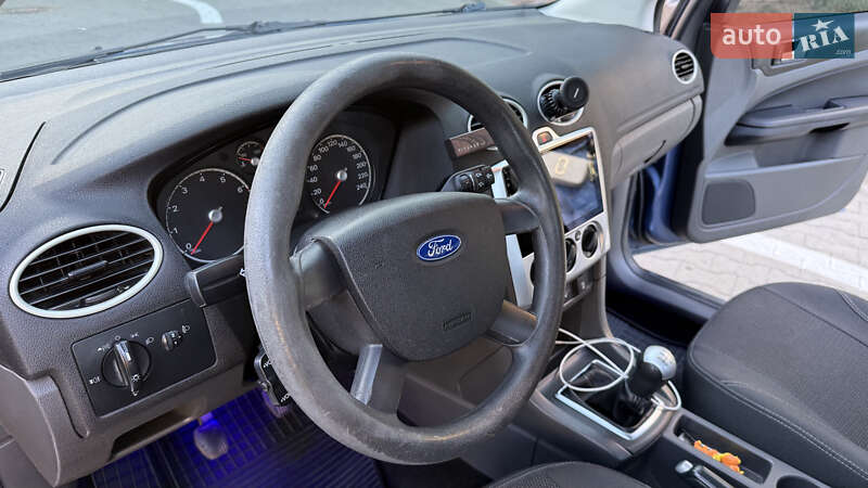 Седан Ford Focus 2005 в Киеве