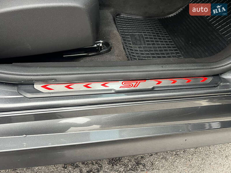 Хэтчбек Ford Focus 2017 в Львове фото 42 Хэтчбек Ford Focus 2017 в Львове