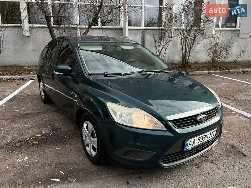 Хэтчбек Ford Focus 2008 в Обухове