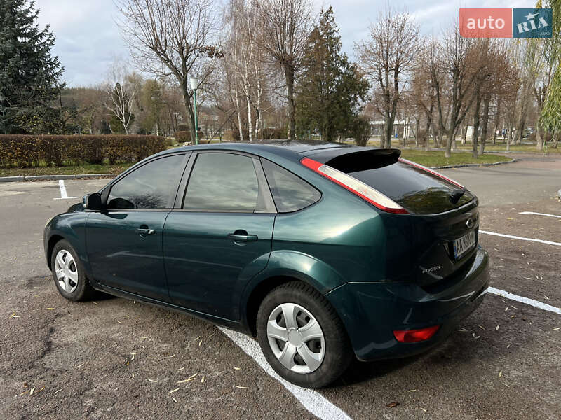 Хэтчбек Ford Focus 2008 в Обухове