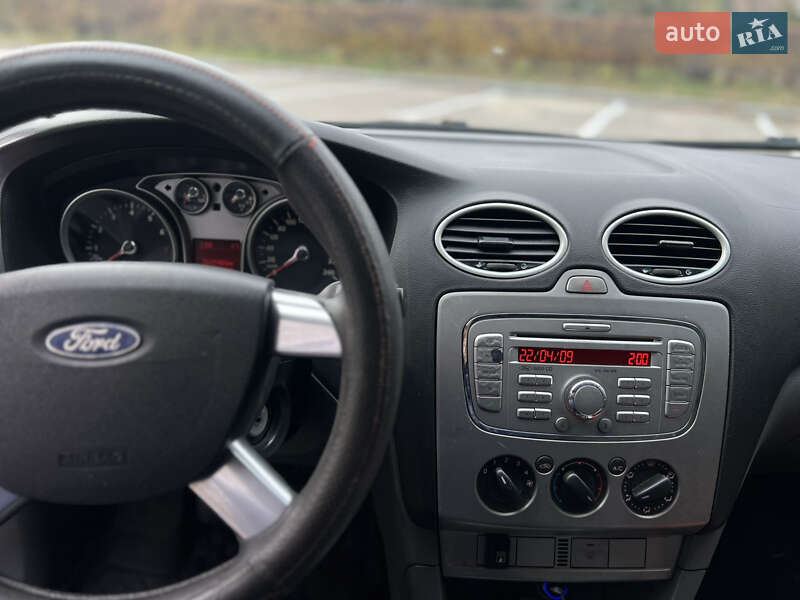 Хэтчбек Ford Focus 2008 в Обухове