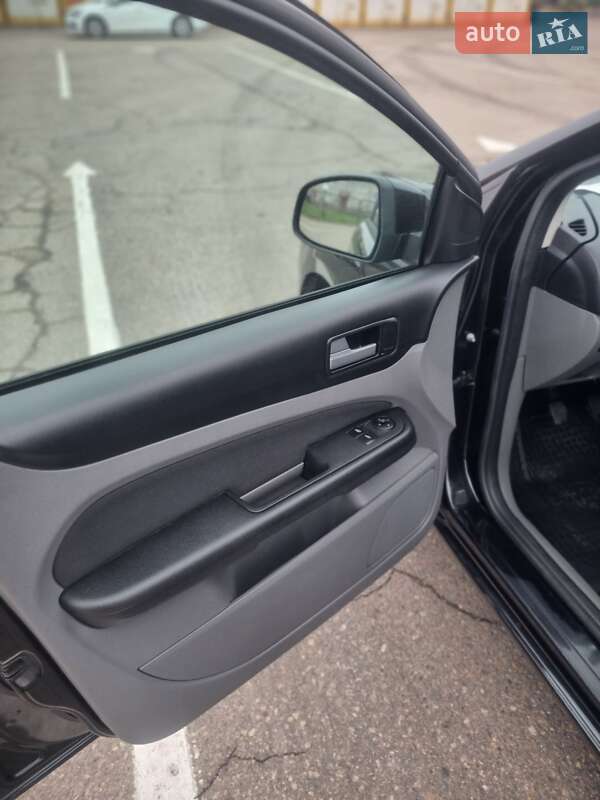 Универсал Ford Focus 2010 в Первомайске