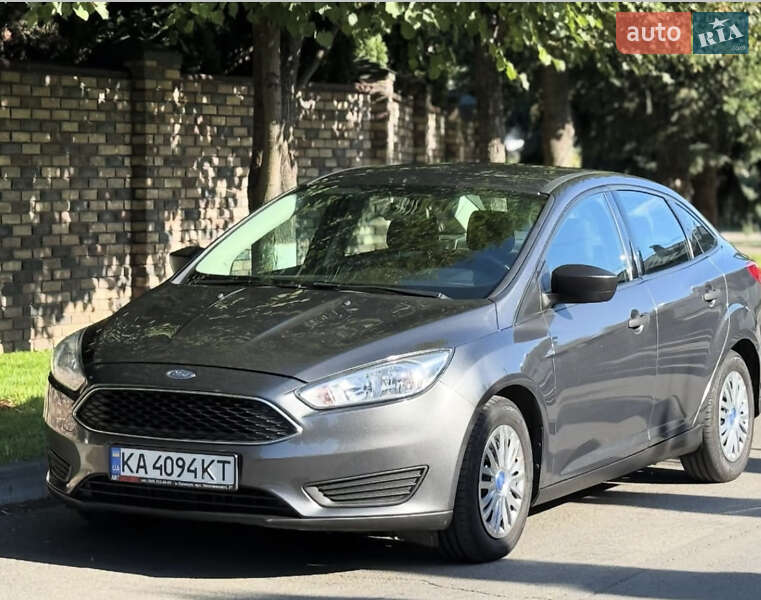 Седан Ford Focus 2017 в Киеве