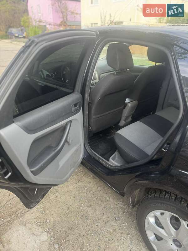 Хэтчбек Ford Focus 2010 в Днепре