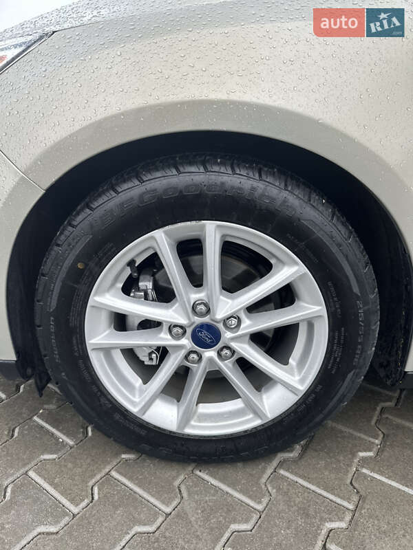 Седан Ford Focus 2015 в Тульчине