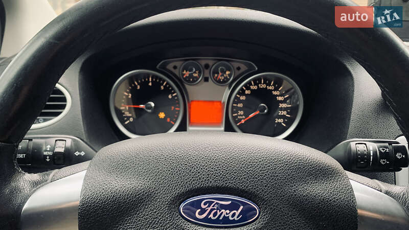 Хетчбек Ford Focus 2006 в Борщеві