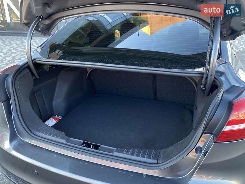 Седан Ford Focus 2015 в Киеве