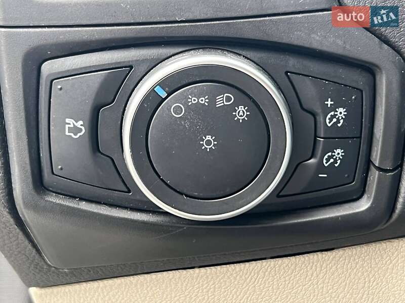 Седан Ford Focus 2016 в Киеве