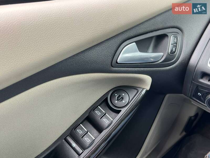 Седан Ford Focus 2016 в Киеве
