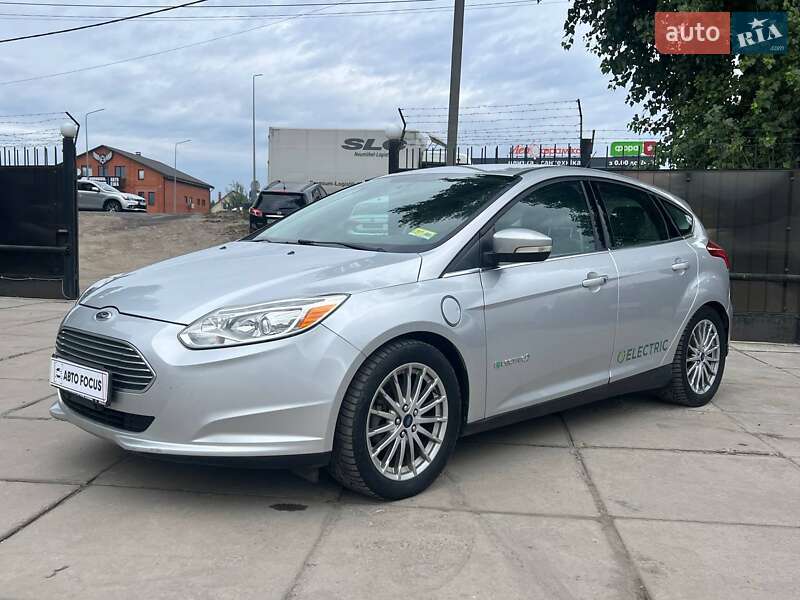 Седан Ford Focus 2016 в Киеве