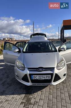 Хетчбек Ford Focus 2012 в Золочеві