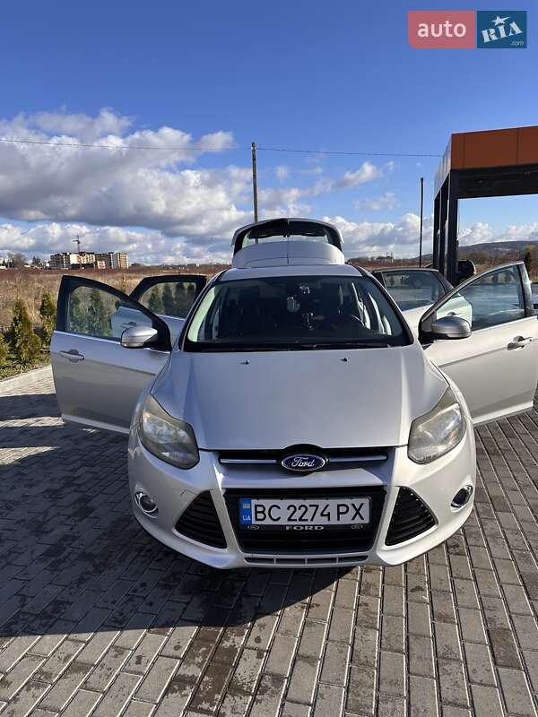Хэтчбек Ford Focus 2012 в Золочеве фото 2 Хэтчбек Ford Focus 2012 в Золочеве