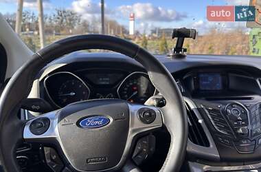 Хетчбек Ford Focus 2012 в Золочеві
